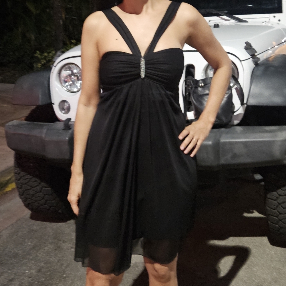 Elegant Black Sleeveless Dress